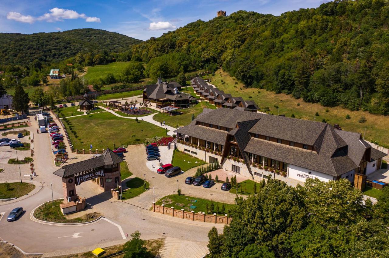 Etno Naselje Vrdnicka Kula Hotel Rednek Kültér fotó